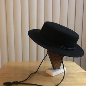 Women’s flat top fedora hat
